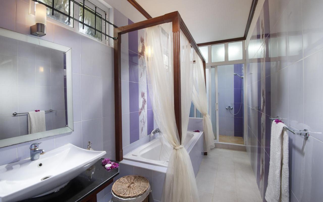 Talamba Blue Bed & Breakfast Blue Bay Bagian luar foto